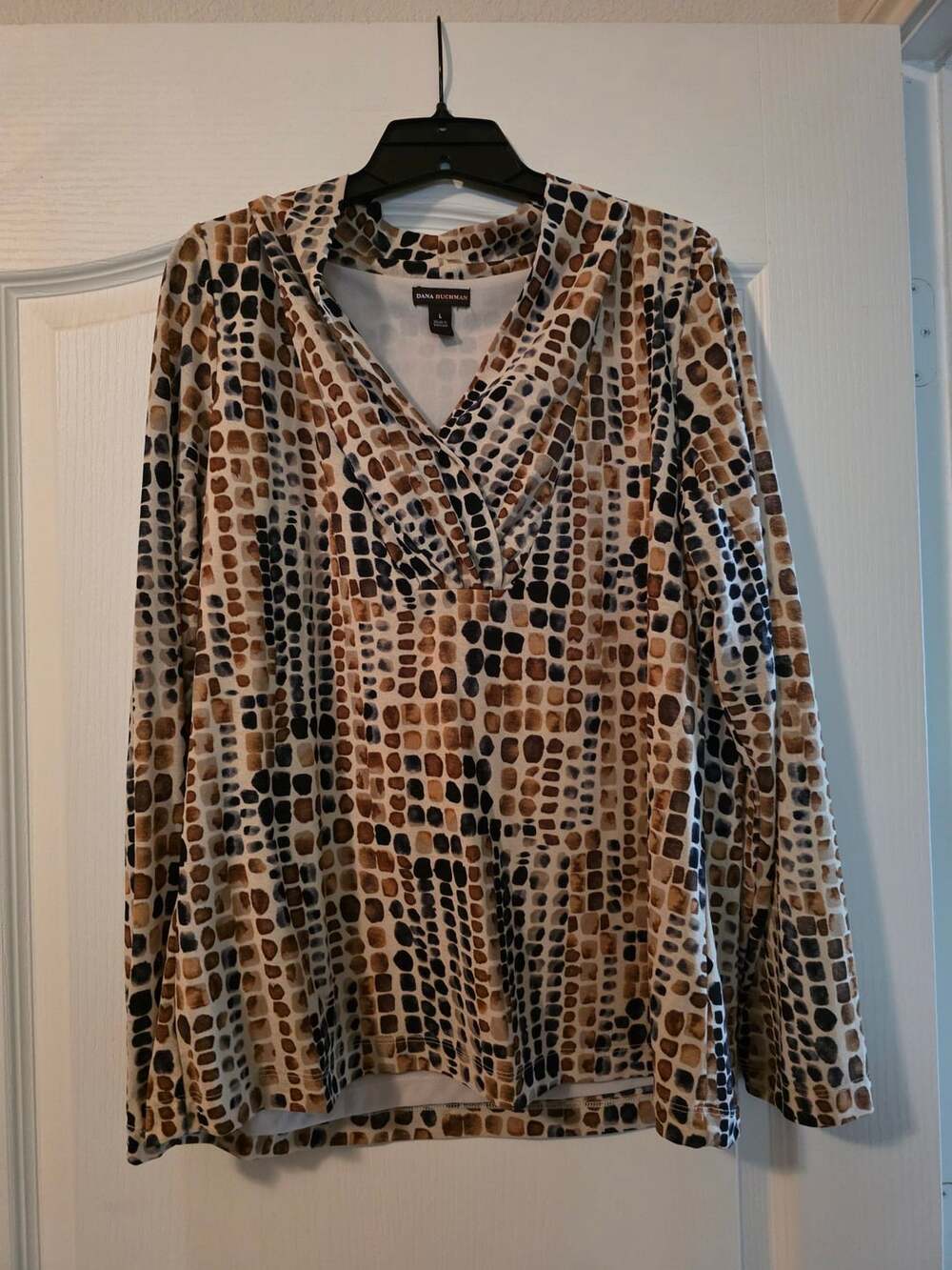 Dana Buchman Long Sleeve Abstract Print V-Neck Blouse Size Large